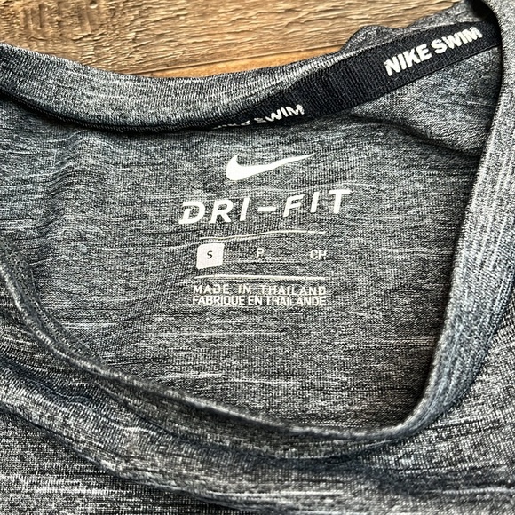 NIKE DRI-FIT Hydroguard Swim Shirt Mens’s Size Small - Picture 4 of 6